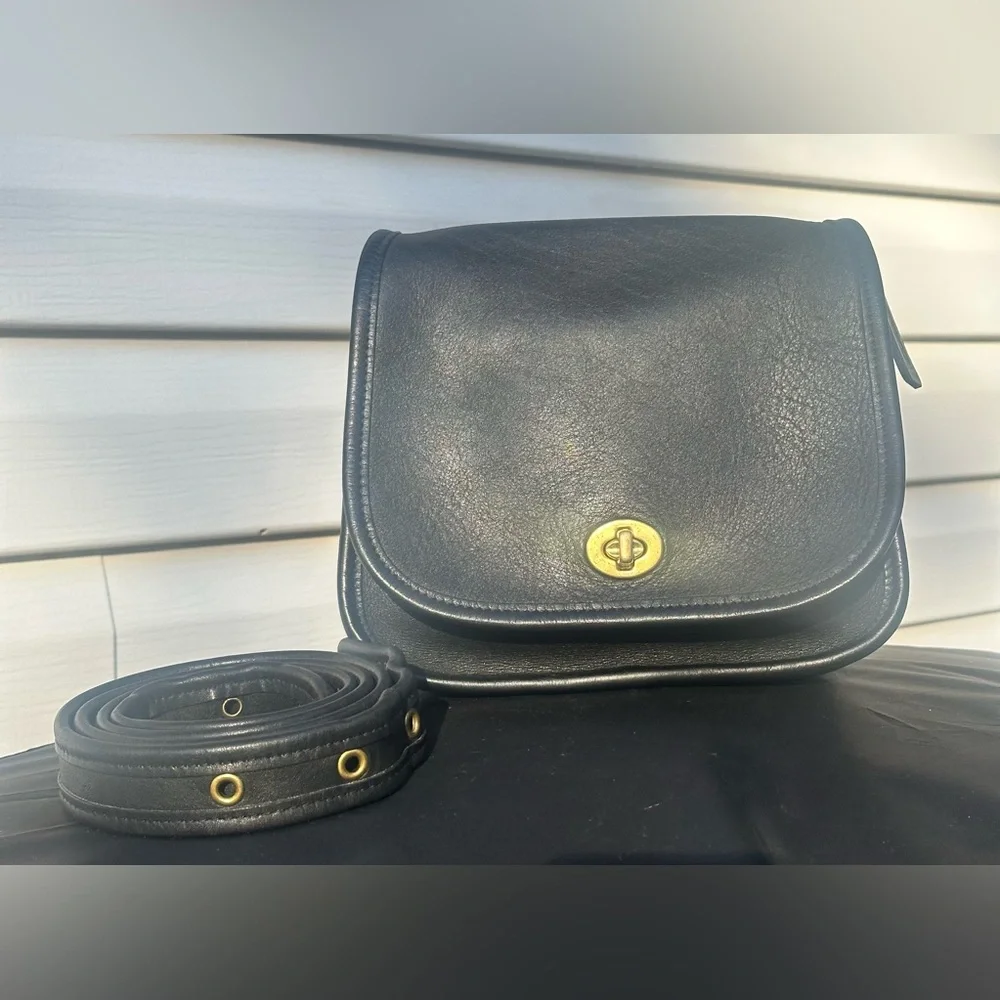Vintage Coach legacy Small Flap - Picture 1 of 17